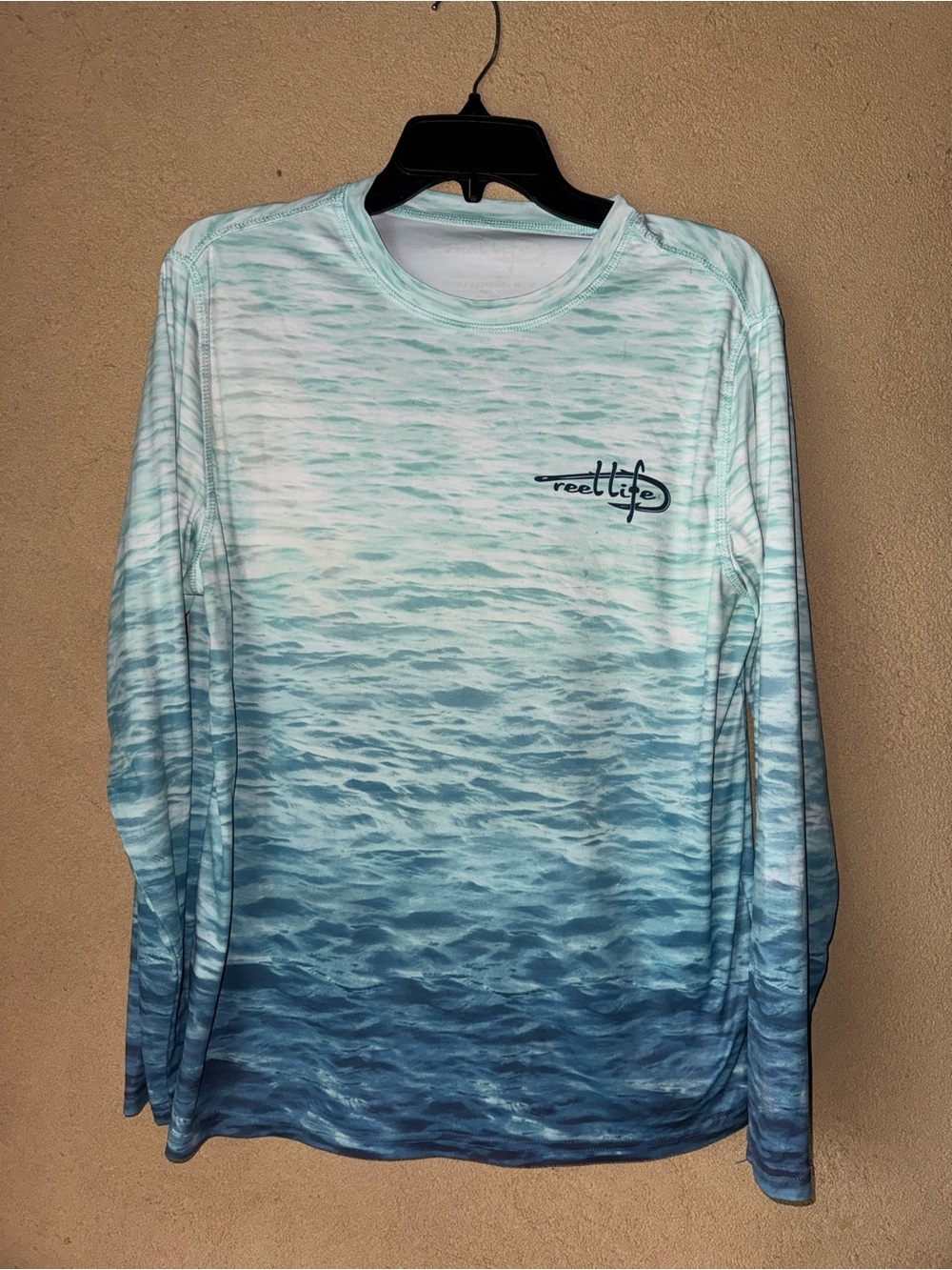Reel Life Men’s Ombre Blue Long-Sleeve Swim Rash Guard
